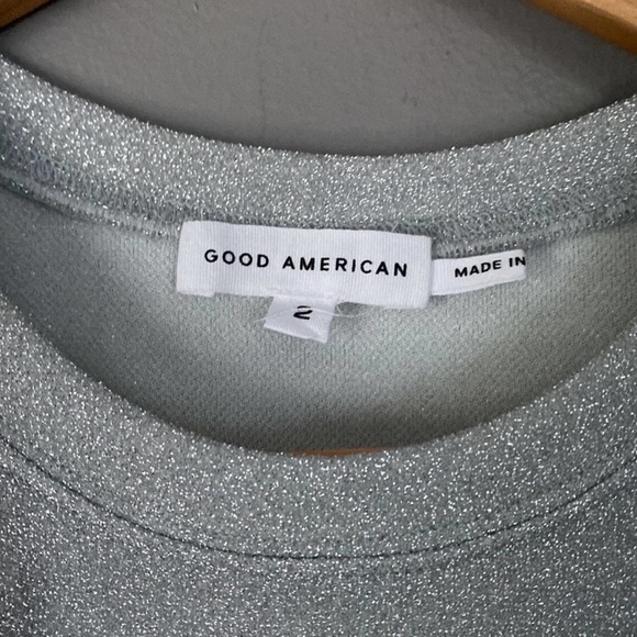 GOOD AMERICAN NWOT Sparkle Crop Cover-Up Tee Silver Size M 6/8. - Picture 3 of 5